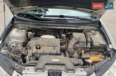 Седан Hyundai Elantra 2010 в  фото 3 Седан Hyundai Elantra 2010 в
