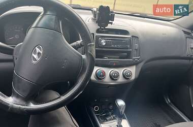Седан Hyundai Elantra 2010 в  фото 11 Седан Hyundai Elantra 2010 в