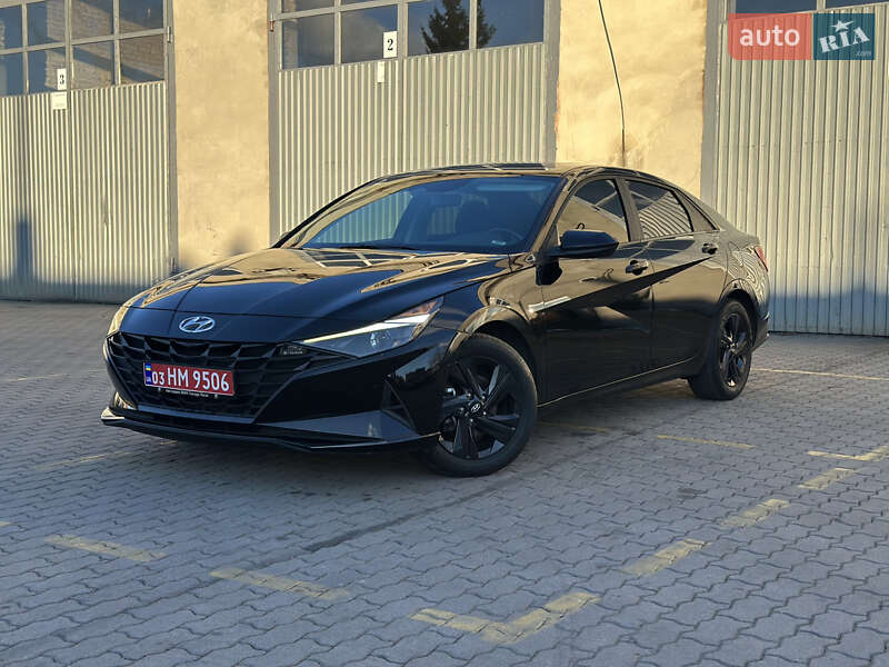 Седан Hyundai Elantra 2023 в Львове фото Седан Hyundai Elantra 2023 в Львове
