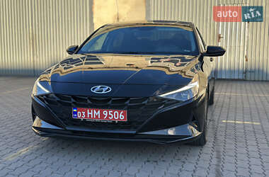 Седан Hyundai Elantra 2023 в 