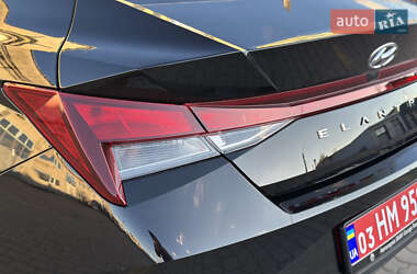 Седан Hyundai Elantra 2023 в 