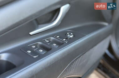 Седан Hyundai Elantra 2023 в 