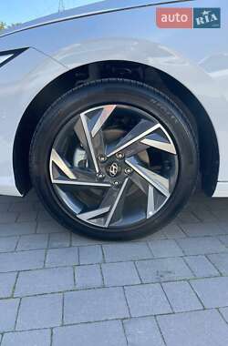 Седан Hyundai Elantra 2025 в 