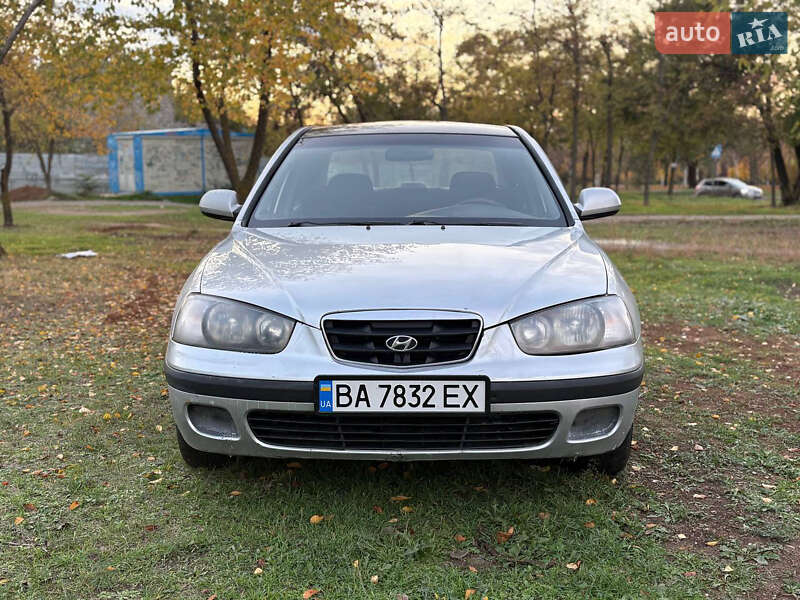 Седан Hyundai Elantra 2002 в Кривом Роге