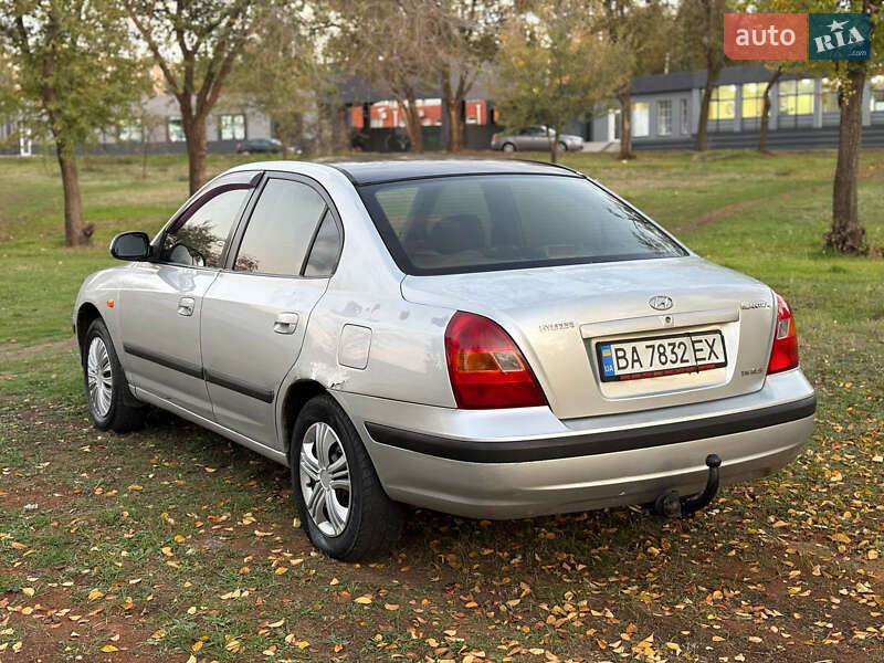 Седан Hyundai Elantra 2002 в Кривом Роге