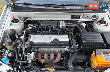 Седан Hyundai Elantra 2002 в 