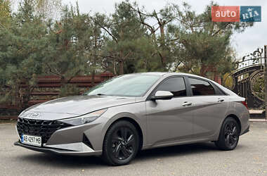Седан Hyundai Elantra 2021 в 