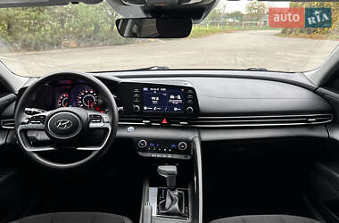 Седан Hyundai Elantra 2021 в 