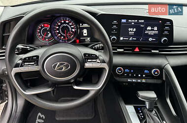 Седан Hyundai Elantra 2021 в 