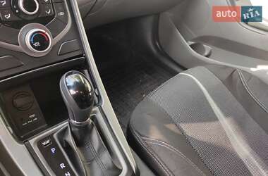 Седан Hyundai Elantra 2015 в 