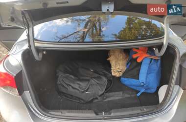 Седан Hyundai Elantra 2015 в 