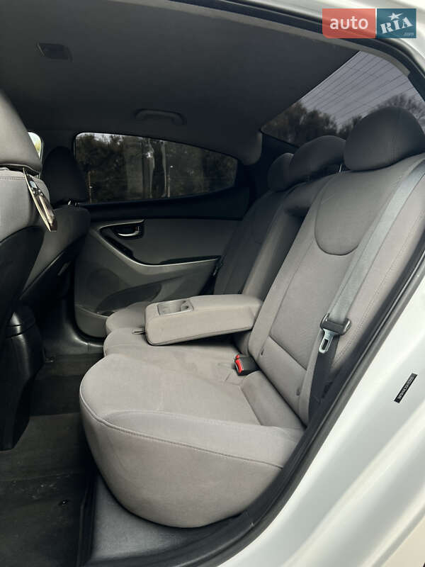 Седан Hyundai Elantra 2015 в Запорожье