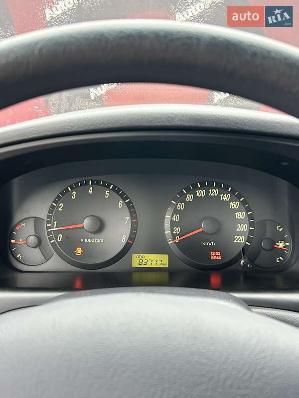 Седан Hyundai Elantra 2004 в Сумах