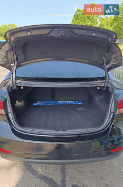 Седан Hyundai Elantra 2014 в  фото 4 Седан Hyundai Elantra 2014 в