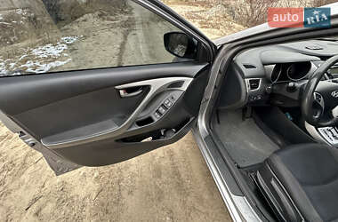 Седан Hyundai Elantra 2011 в 