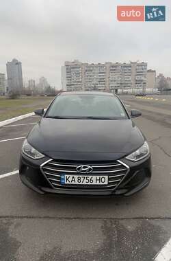 Седан Hyundai Elantra 2017 в Киеве
