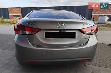 Седан Hyundai Elantra 2012 в Киеве
