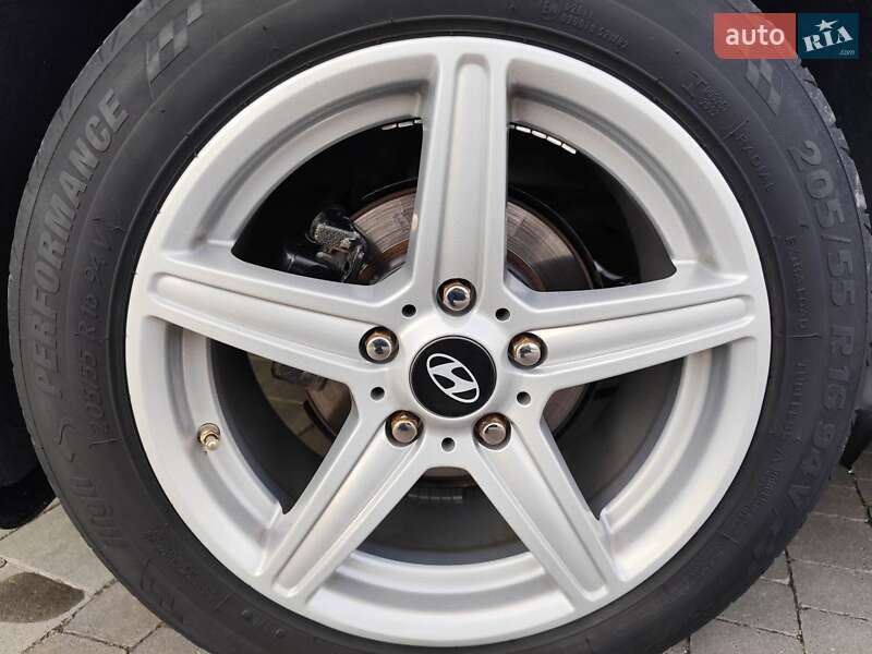 Седан Hyundai Elantra 2012 в Киеве фото 7 Седан Hyundai Elantra 2012 в Киеве