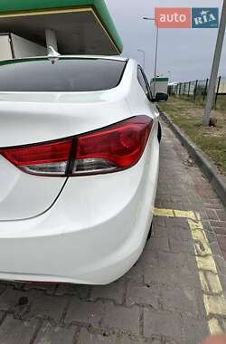 Седан Hyundai Elantra 2013 в 