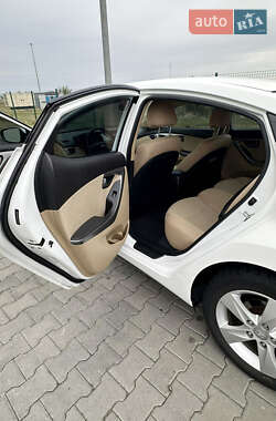 Седан Hyundai Elantra 2013 в 