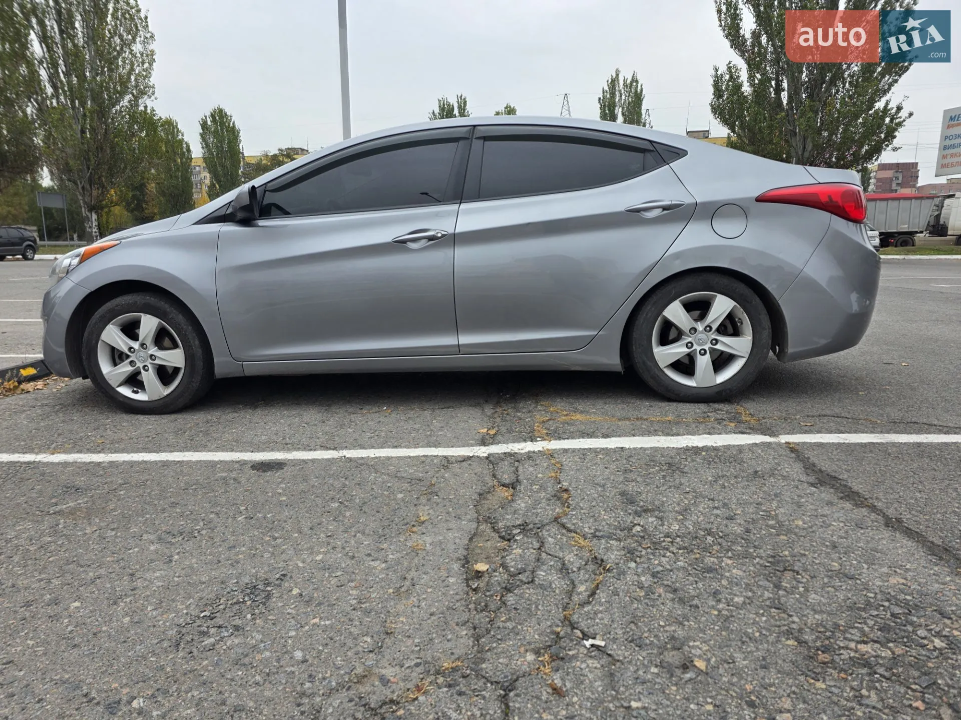 2013 Hyundai Elantra - мініатюра 12