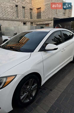 Седан Hyundai Elantra 2017 в 