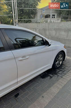 Седан Hyundai Elantra 2017 в 