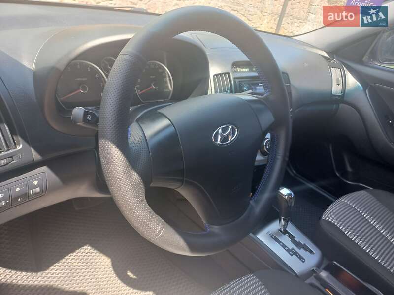 Седан Hyundai Elantra 2010 в Киеве фото 37 Седан Hyundai Elantra 2010 в Киеве