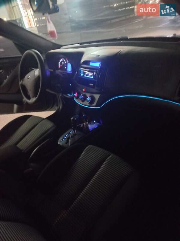 Седан Hyundai Elantra 2010 в Киеве фото 46 Седан Hyundai Elantra 2010 в Киеве