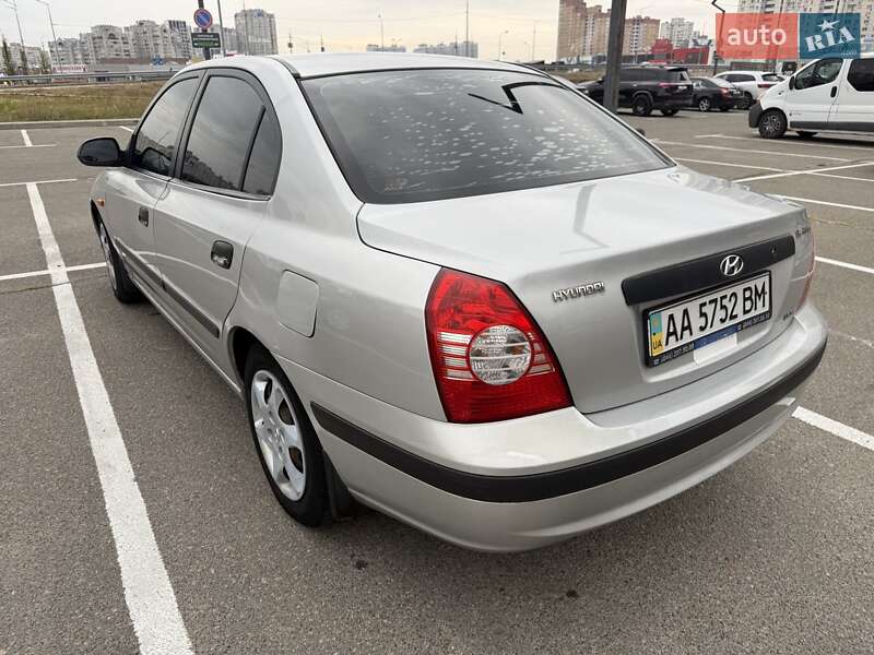 Седан Hyundai Elantra 2006 в Киеве