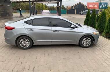 Седан Hyundai Elantra 2016 в Кривом Роге