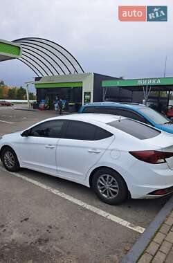 Седан Hyundai Elantra 2019 в 