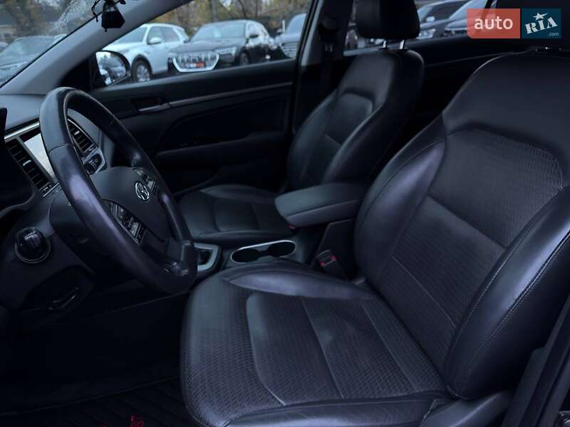 Седан Hyundai Elantra 2016 в Харькове