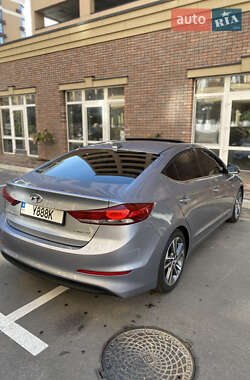 Седан Hyundai Elantra 2016 в  фото 15 Седан Hyundai Elantra 2016 в