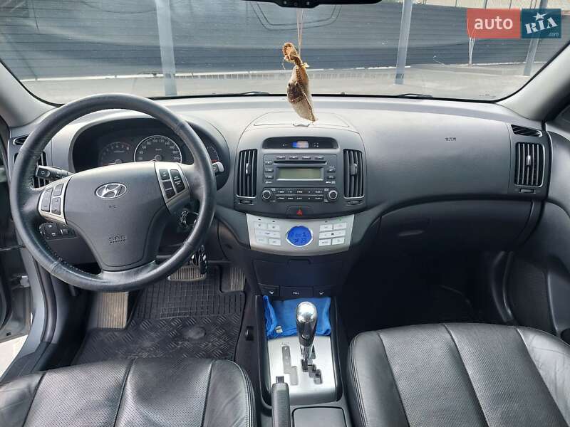 Седан Hyundai Elantra 2010 в Умани фото 3 Седан Hyundai Elantra 2010 в Умани