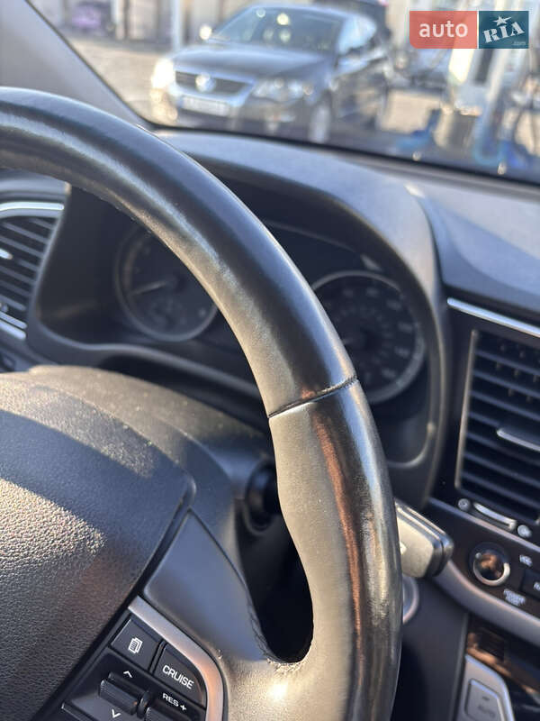 Седан Hyundai Elantra 2016 в Киеве