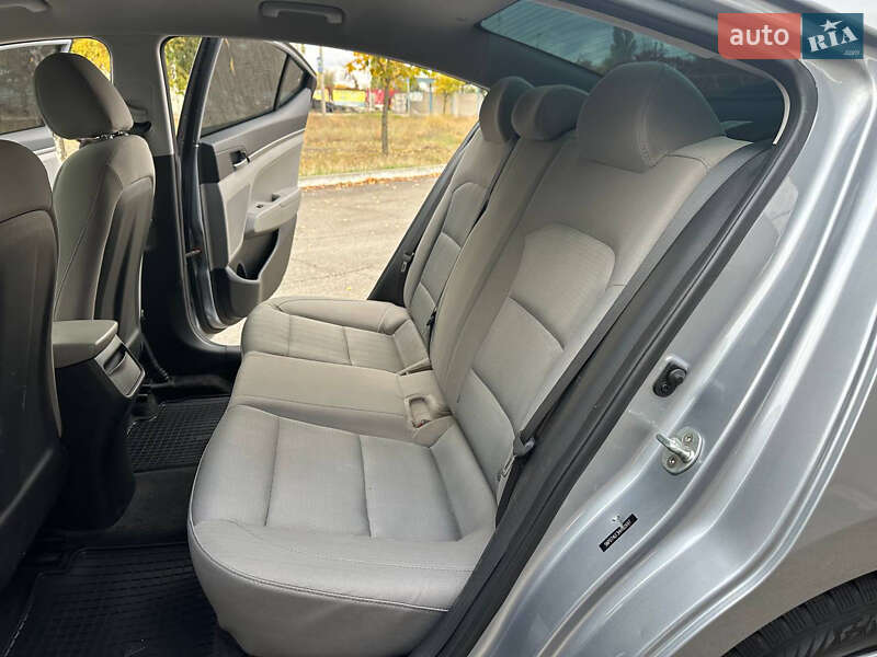 Седан Hyundai Elantra 2017 в Дніпрі фото 30 Седан Hyundai Elantra 2017 в Дніпрі