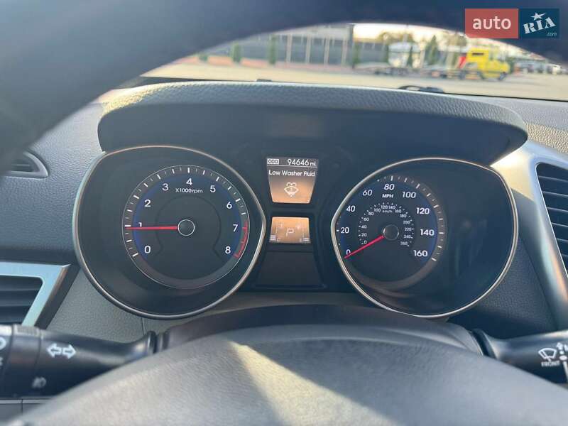 Хетчбек Hyundai Elantra 2015 в Луцьку