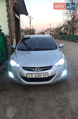 Седан Hyundai Elantra 2011 в Чернівцях