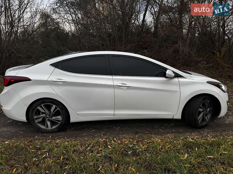 Седан Hyundai Elantra 2014 в Сумах