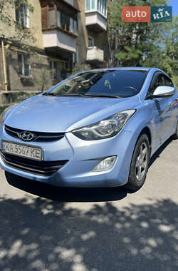Седан Hyundai Elantra 2011 в Киеве
