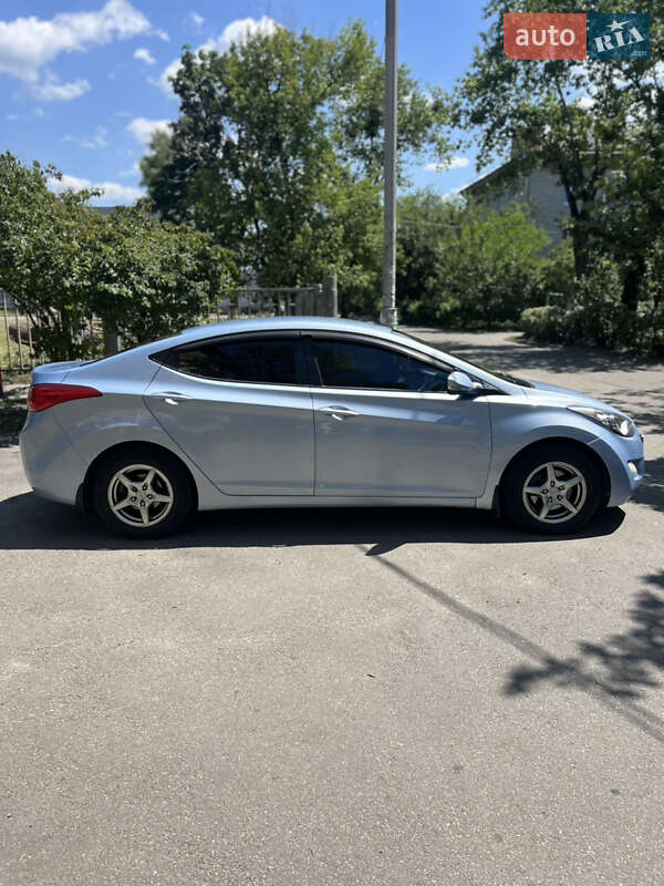 Седан Hyundai Elantra 2011 в Киеве