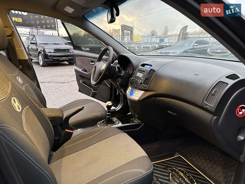 Седан Hyundai Elantra 2011 в Харькове фото 22 Седан Hyundai Elantra 2011 в Харькове