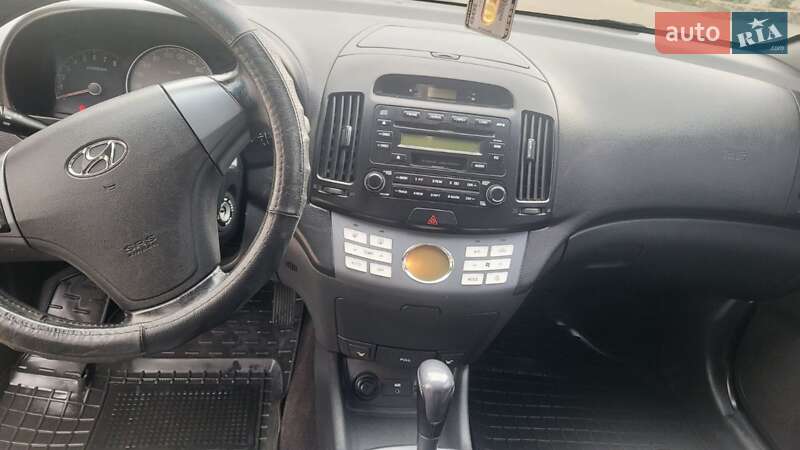 Седан Hyundai Elantra 2008 в Вознесенске