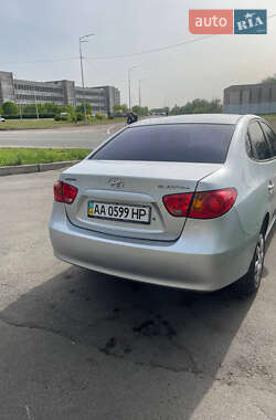 Седан Hyundai Elantra 2008 в Києві