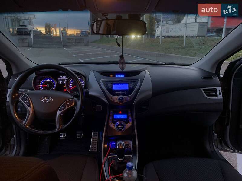 Седан Hyundai Elantra 2013 в Киеве фото 17 Седан Hyundai Elantra 2013 в Киеве