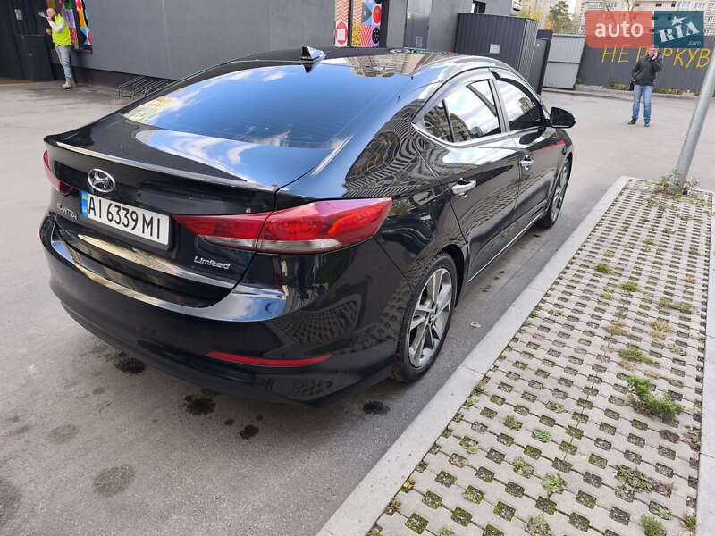 Седан Hyundai Elantra 2016 в Киеве