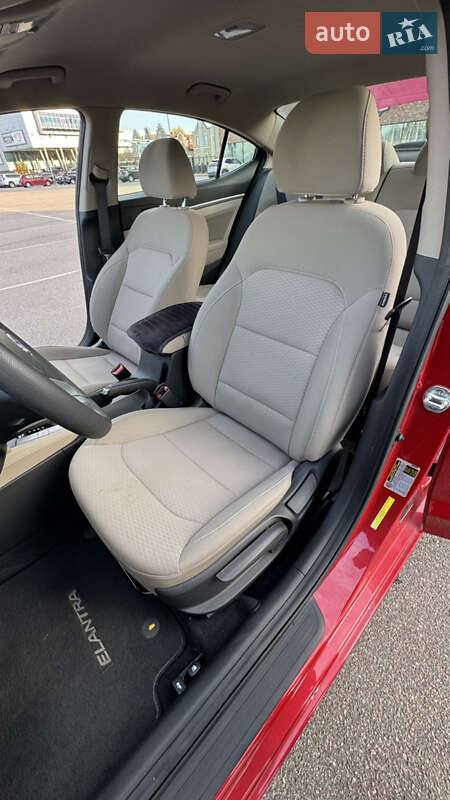 Седан Hyundai Elantra 2020 в Киеве