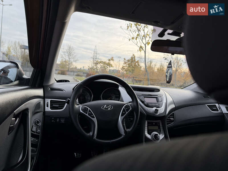 Седан Hyundai Elantra 2012 в Киеве фото 14 Седан Hyundai Elantra 2012 в Киеве