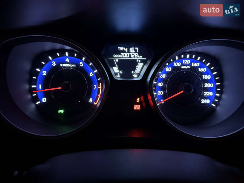 Седан Hyundai Elantra 2012 в Киеве фото 33 Седан Hyundai Elantra 2012 в Киеве